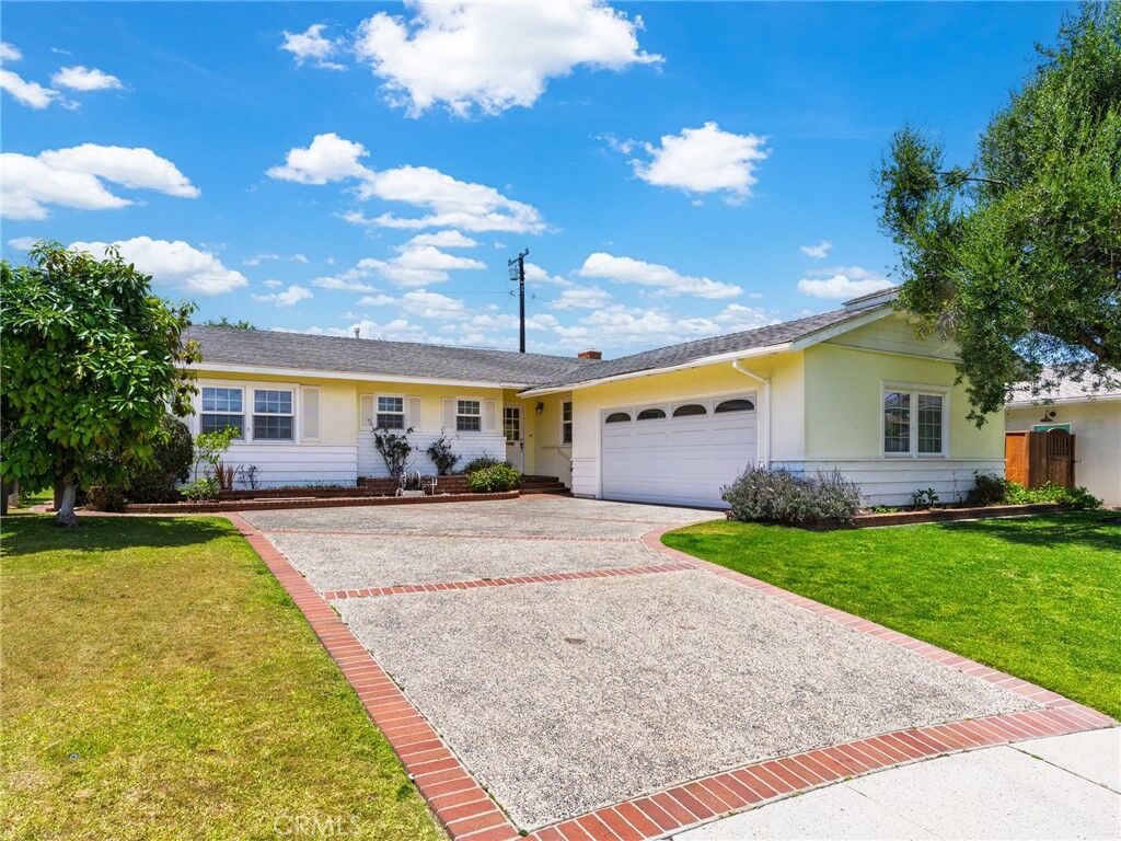 Property Photo:  438 Calle De Felipe  CA 90505 