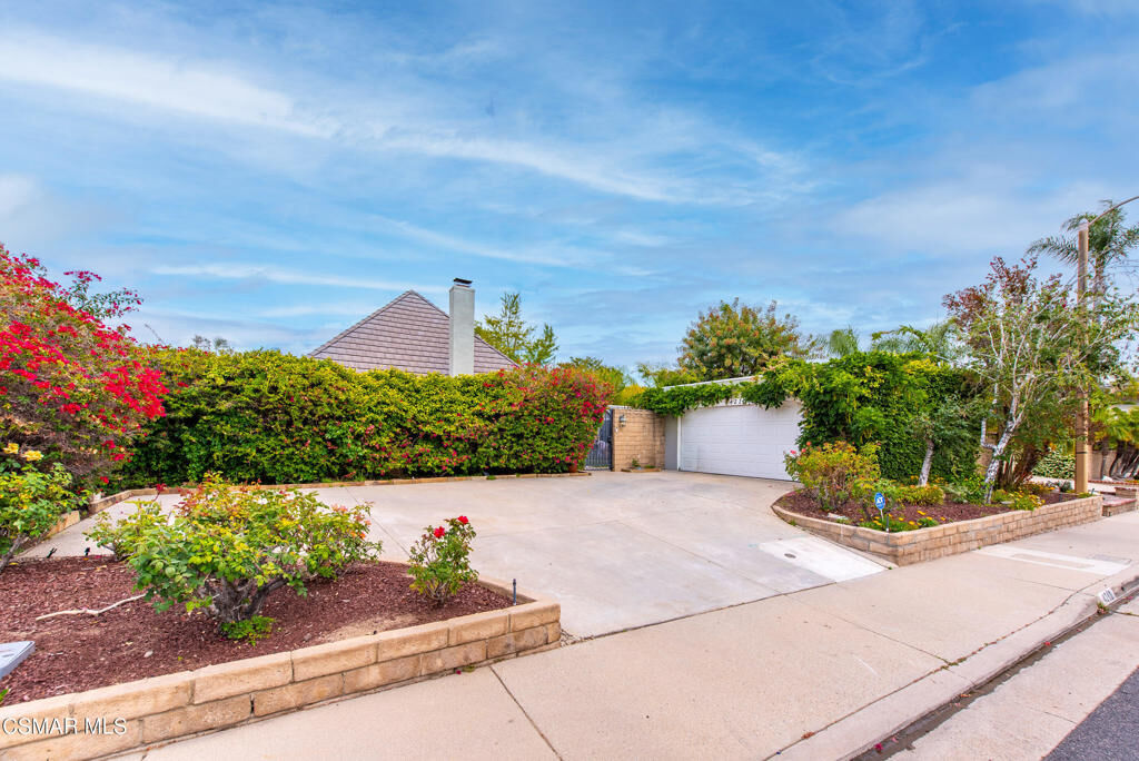 Property Photo:  4210 Beaucroft Court  CA 91361 
