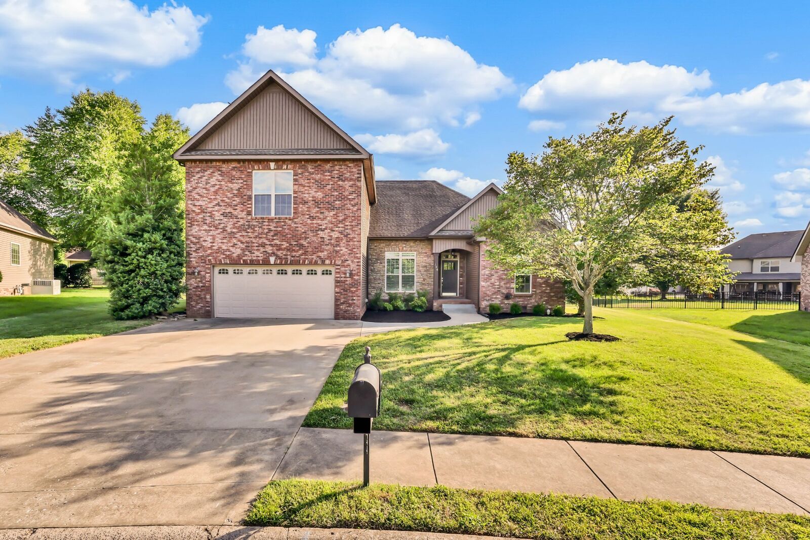 Property Photo: 126 Parkland Cir TN 37043