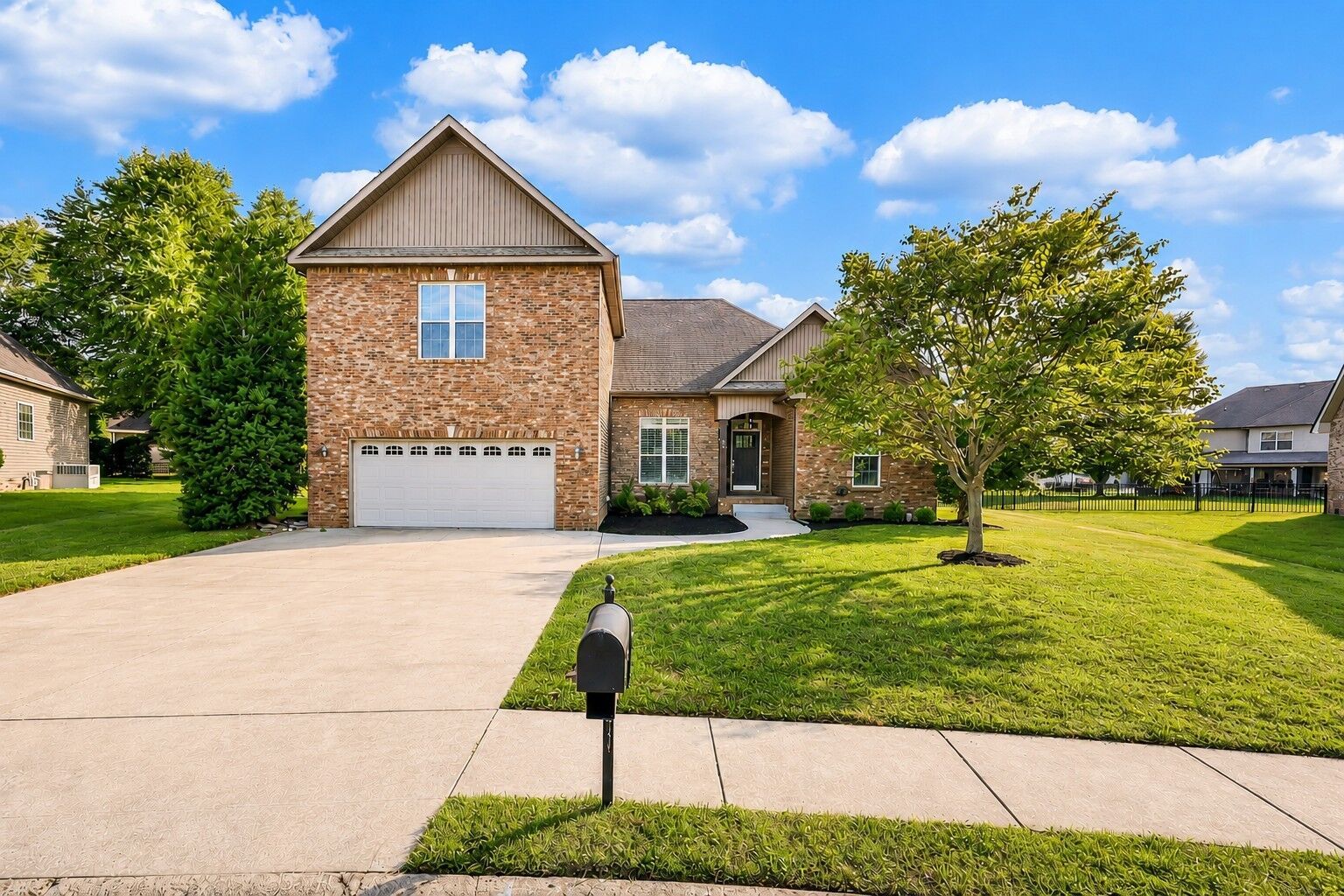 Property Photo: 126 Parkland Cir TN 37043