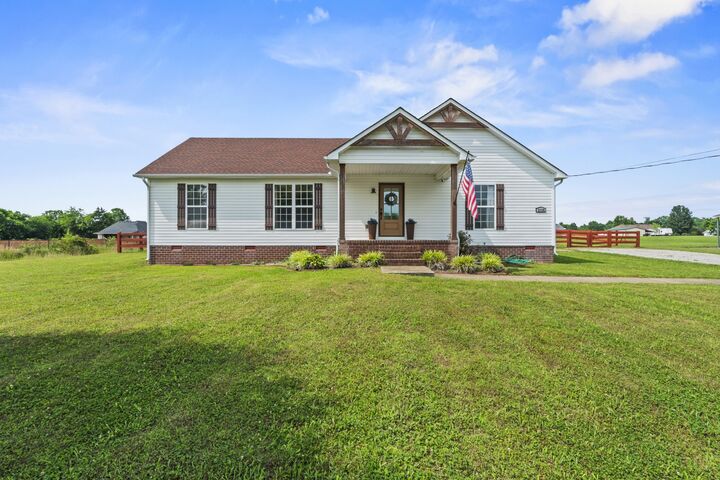 Property Photo: 2128 Horton Way TN 37091