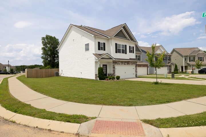 Property Photo:  341 Geneva Ln  TN 38401 
