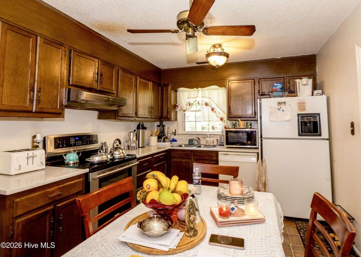 Property Photo:  207 E Willowood Lane  NC 28546 