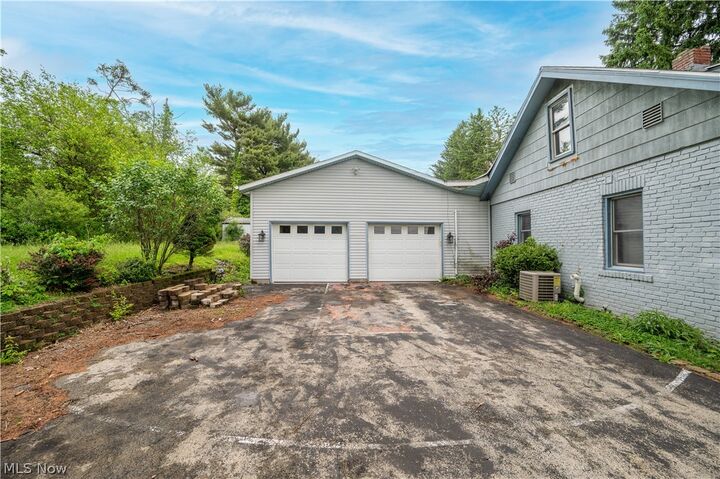 Property Photo:  1953 Lawn Avenue  OH 44436 