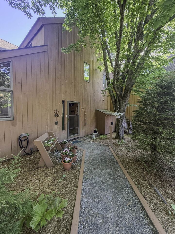 Property Photo:  827 Covered Bridge Lane  NH 03753 