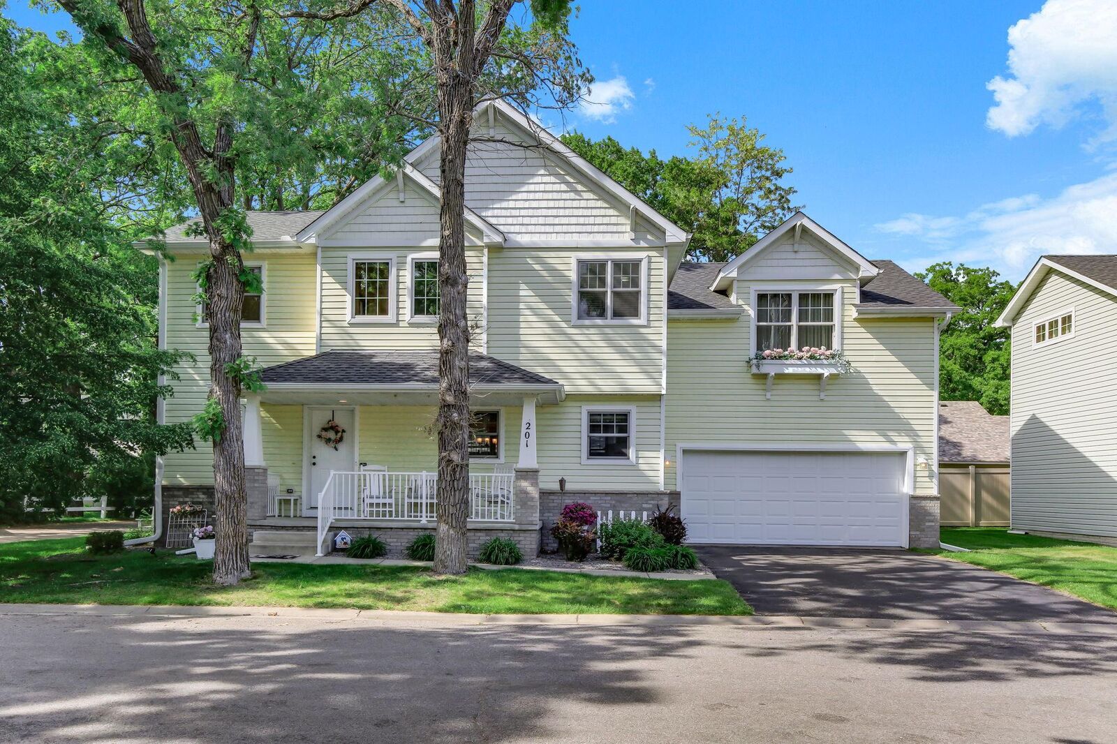 Property Photo:  201 Montana Avenue  MN 55309 