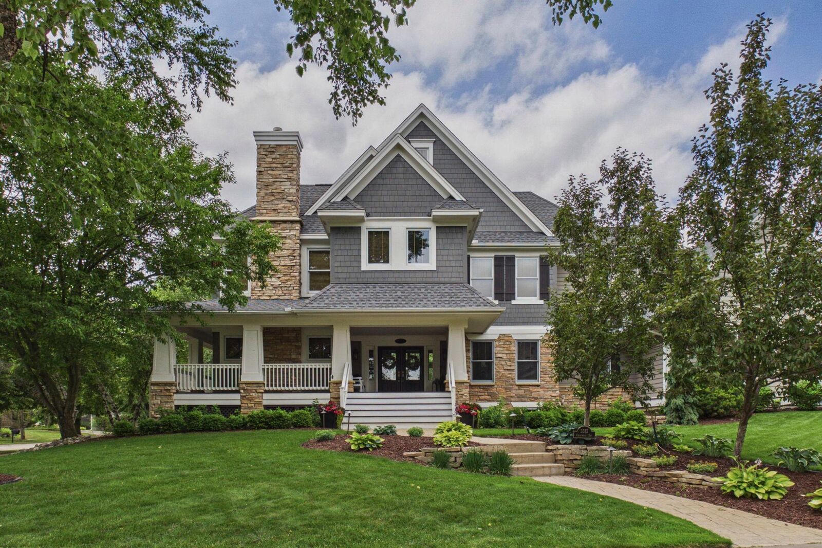 Property Photo: 3312 Crestmoor Bay MN 55125