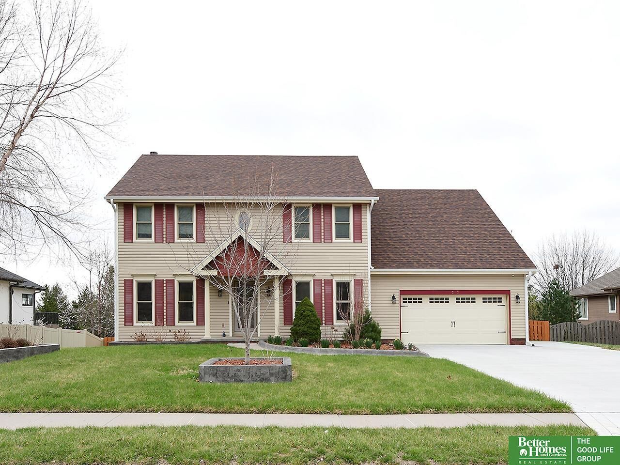Property Photo: 315 Pheasant Run Lane NE 68046