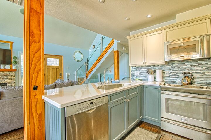Property Photo: 7001 Barcelona Drive 33 BC V1Z 3R8