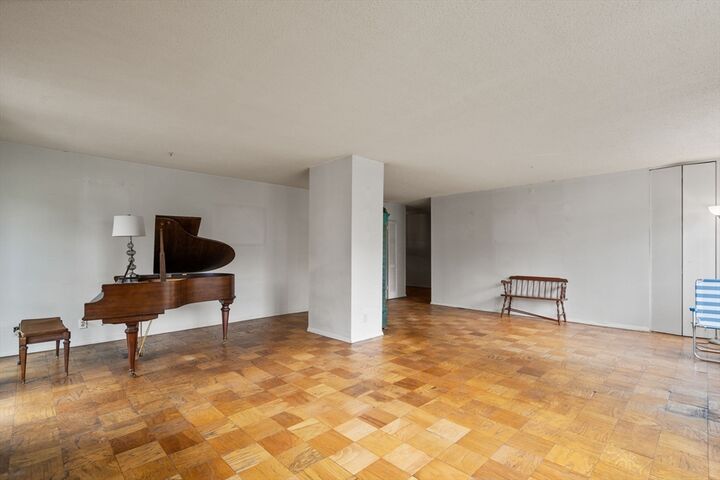 Property Photo: 65 East India Row 6B MA 02110