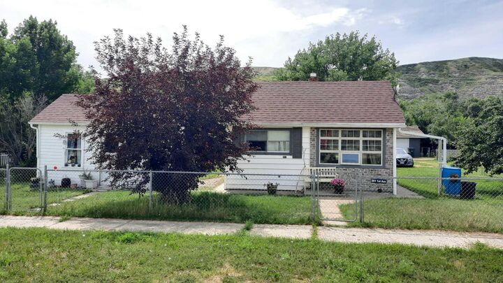 261 1 Avenue — photo 1