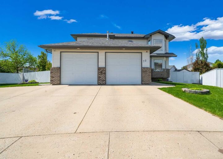 Property Photo: 79 Henderson Court NE AB T1C 1Y9