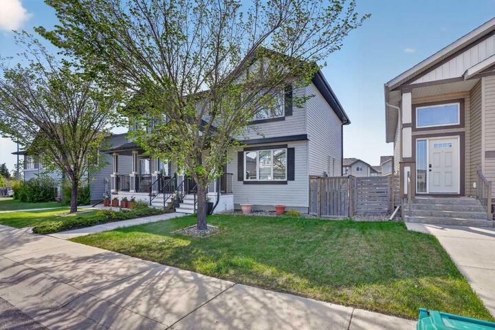 Property Photo:  786 Silkstone Close W  AB T1J 5C7 