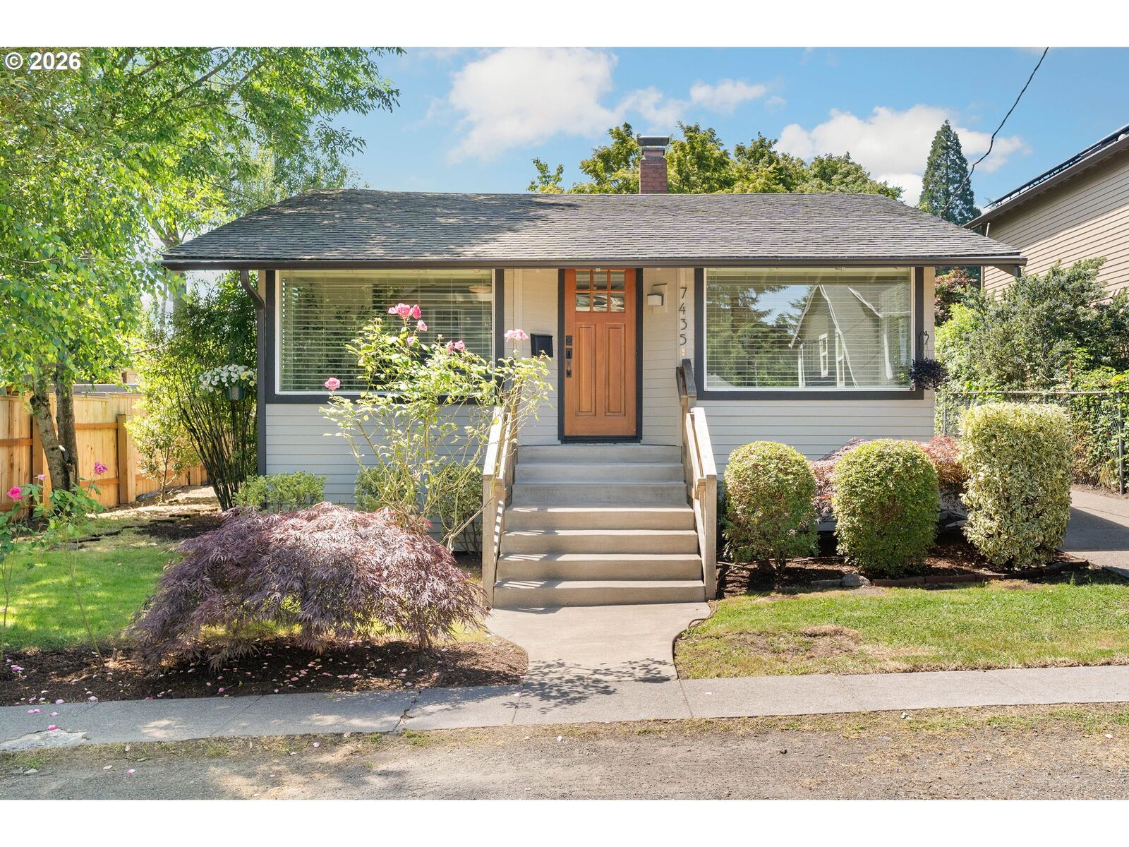 Property Photo:  7435 SW 31st Ave  OR 97219 