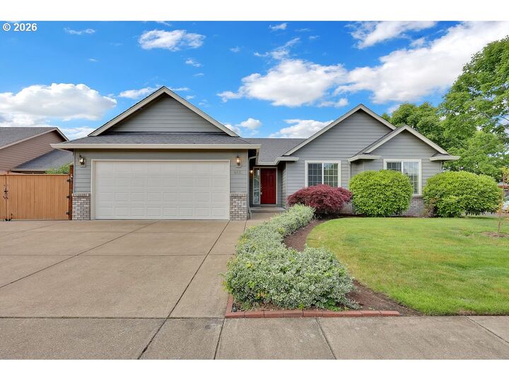 Property Photo: 6021 Firestone Dr OR 97402