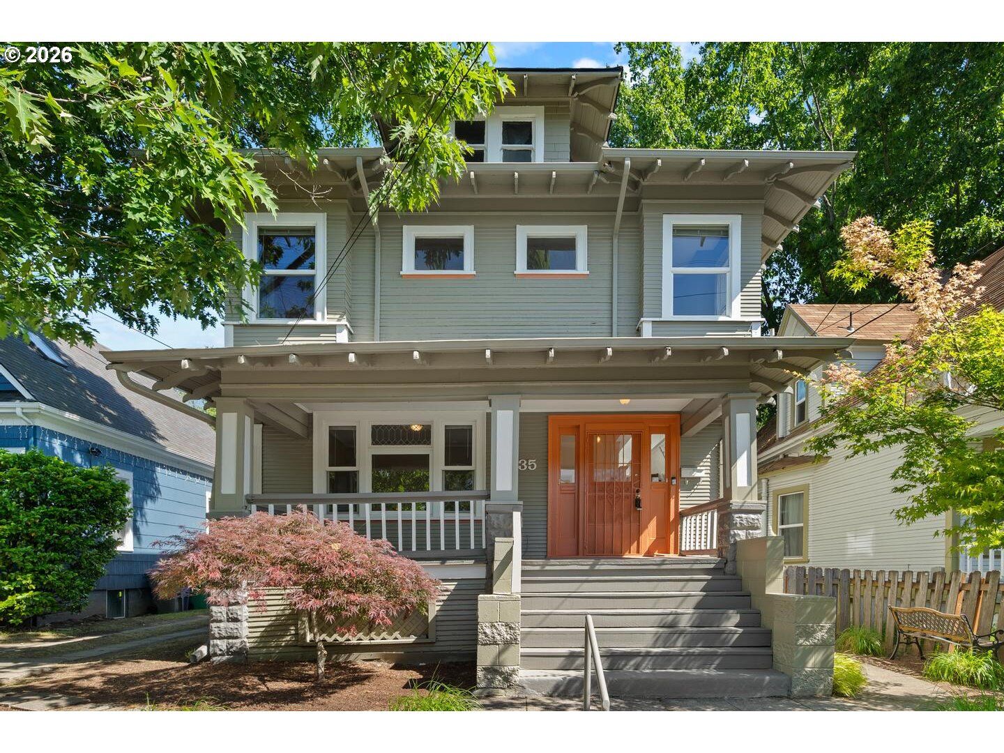 Property Photo:  535 NE Knott St  OR 97212 
