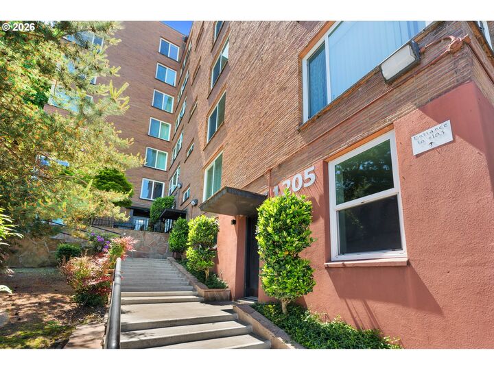 Property Photo: 1205 SW Cardinell Dr 505 OR 97201