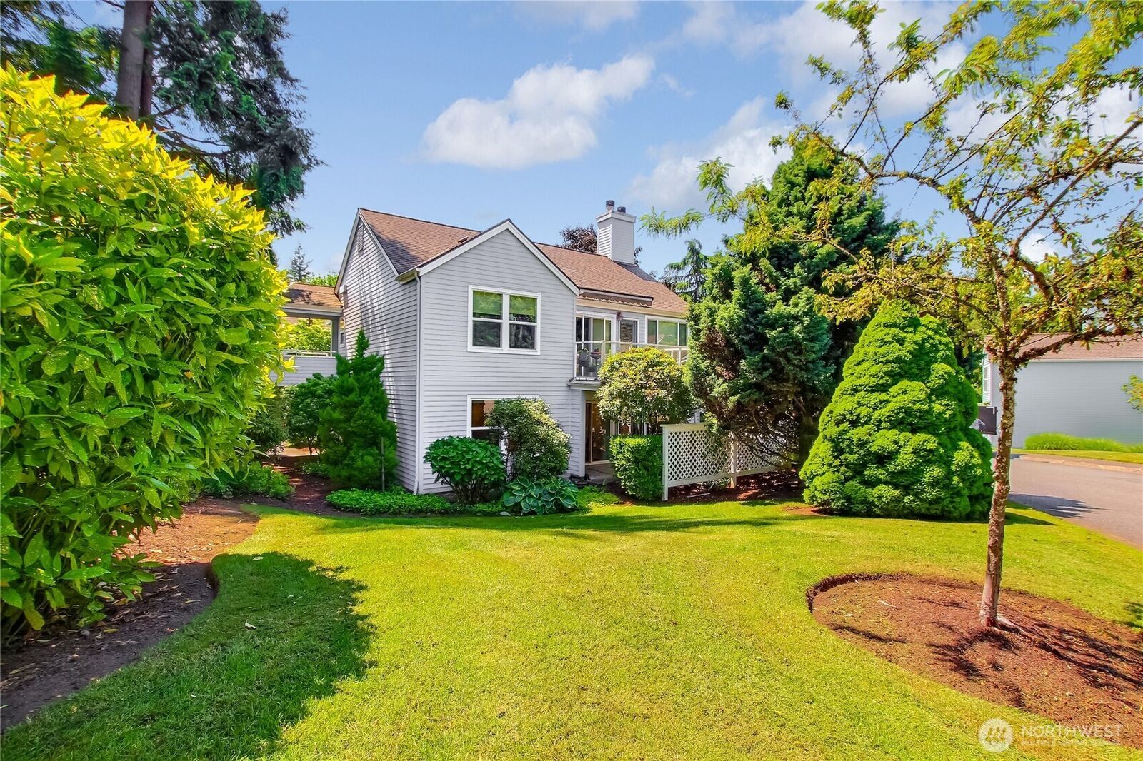 Property Photo:  4016  220th Place SE 1137  WA 98029 