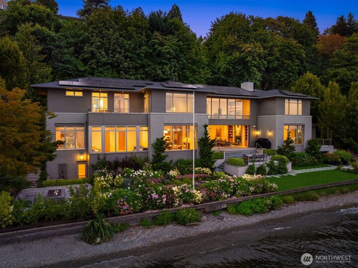 Property Photo: 4911 NE Laurelcrest Lane WA 98105