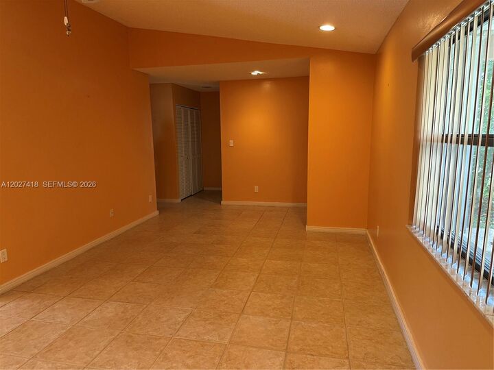 Property Photo:  
