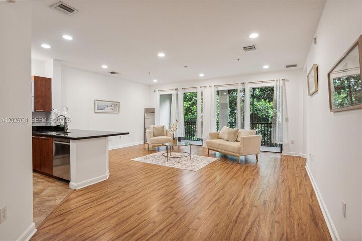 Property Photo:  2925 NW 126th Ave 312-1  FL 33323 