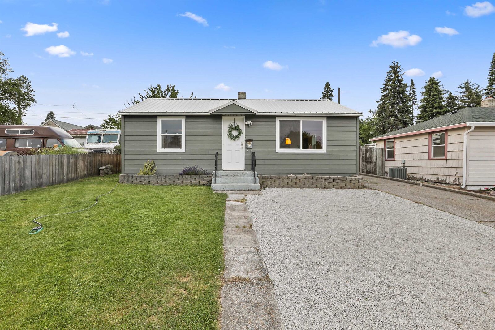 Property Photo:  1221 E Ermina St  WA 99207 