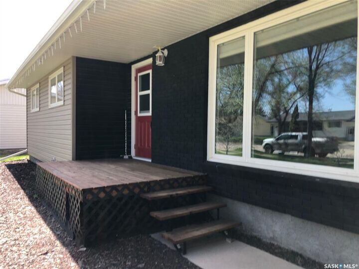 Property Photo: 727 4th Street SK S0A 0L0