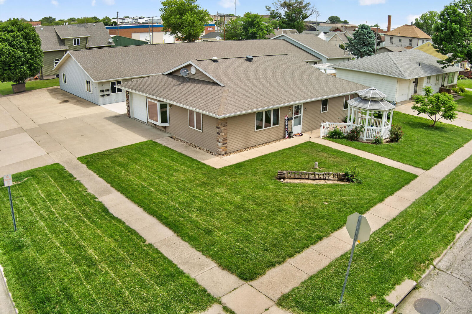 Property Photo:  222 W 2nd  Street  IA 51401 