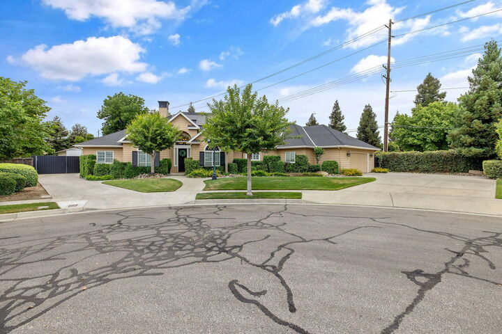 Property Photo: 2015 S El Cajon Court CA 93277