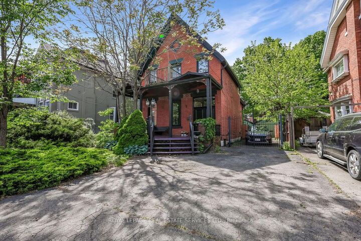 100 Wentworth Street S — photo 1