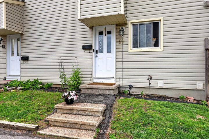 Property Photo: 52 Thistledown Court ON K2J 1M9