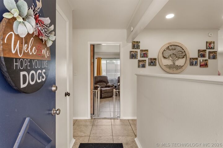 Property Photo: 2416 S Hickory Avenue OK 74012