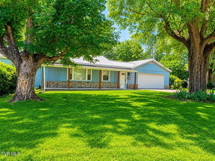 Property Photo:  1210 East 8th Avenue  TN 37601 