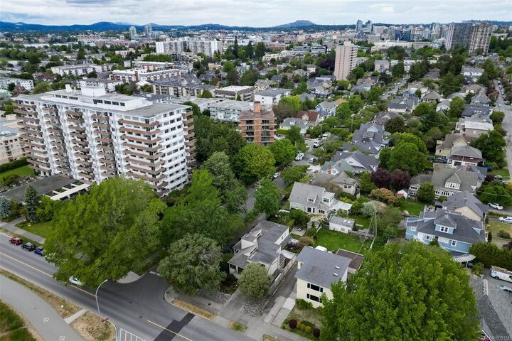 Property Photo:  558 Dallas Rd  BC V8V 1B4 