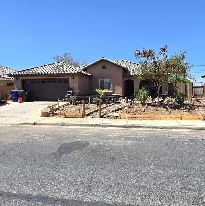 Property Photo:  1056 W Rose St  AZ 85350 