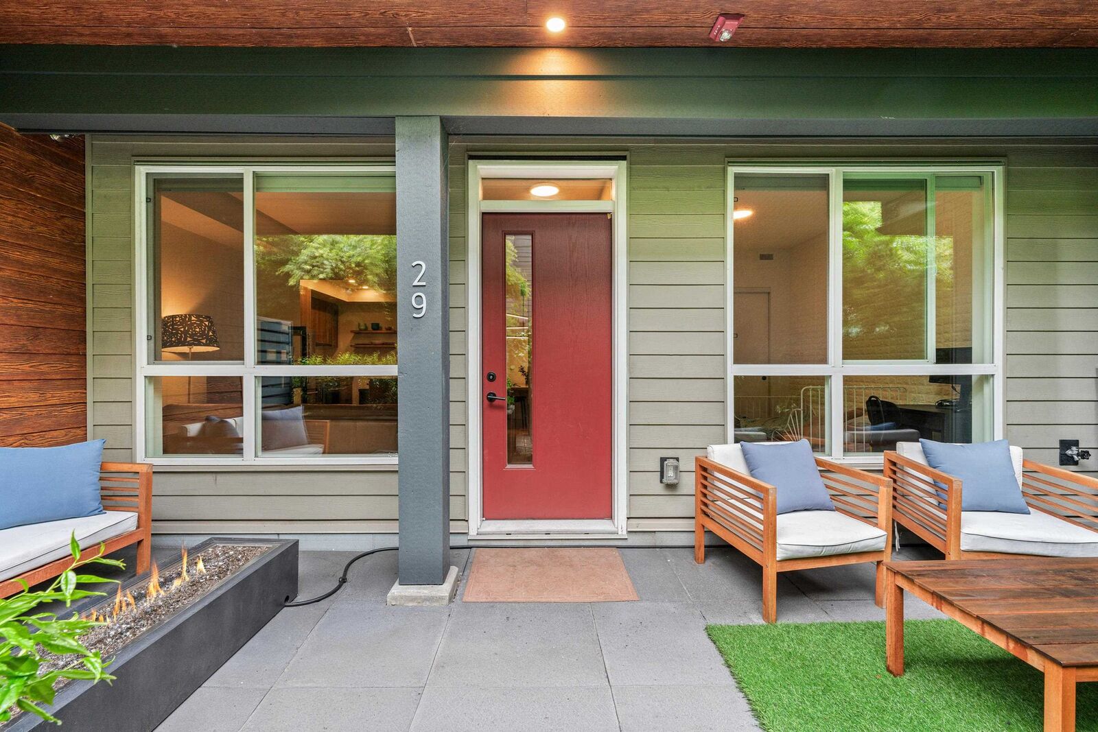 Property Photo: 533 E 3rd Street 29 BC V7L 1G4