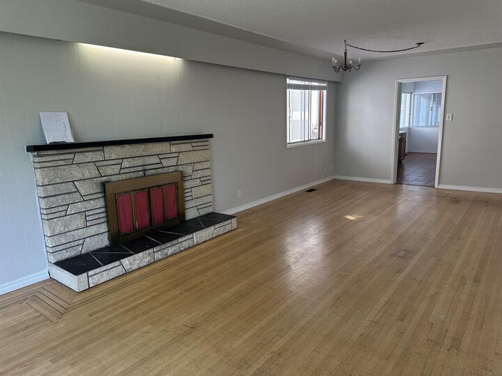 Property Photo: 1380 E 54th Avenue BC V5X 1M4