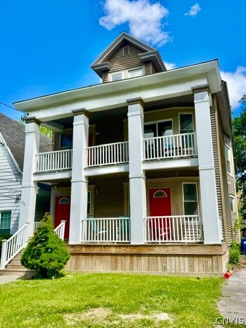 Property Photo:  719 Euclid Avenue 21  NY 13210 