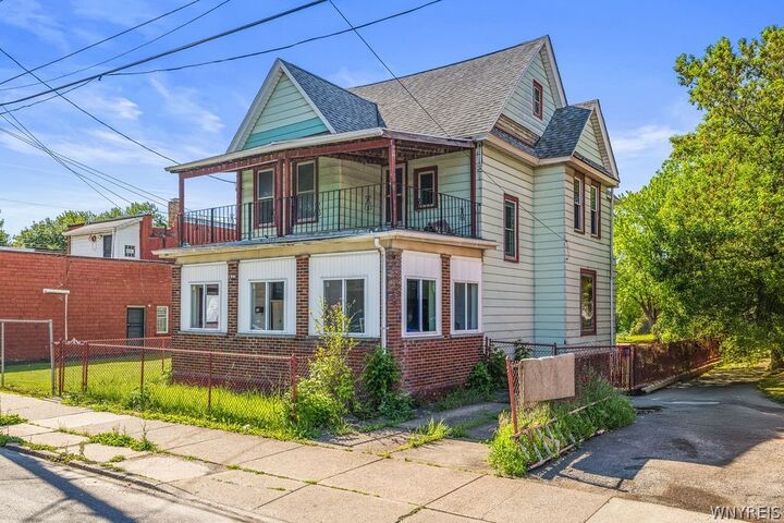 Property Photo:  1823 Whitney Avenue  NY 14301 