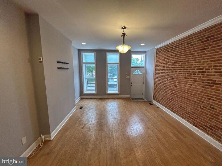 Property Photo:  1537 N Broadway  MD 21213 