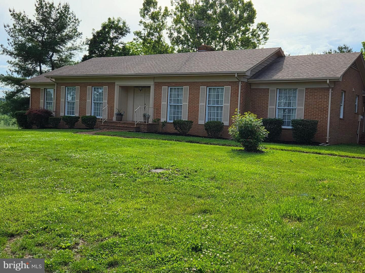 Property Photo: 1611 Apple Pie Ridge Road VA 22603