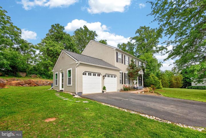 Property Photo:  23 Hunters Run Lane  PA 19464 