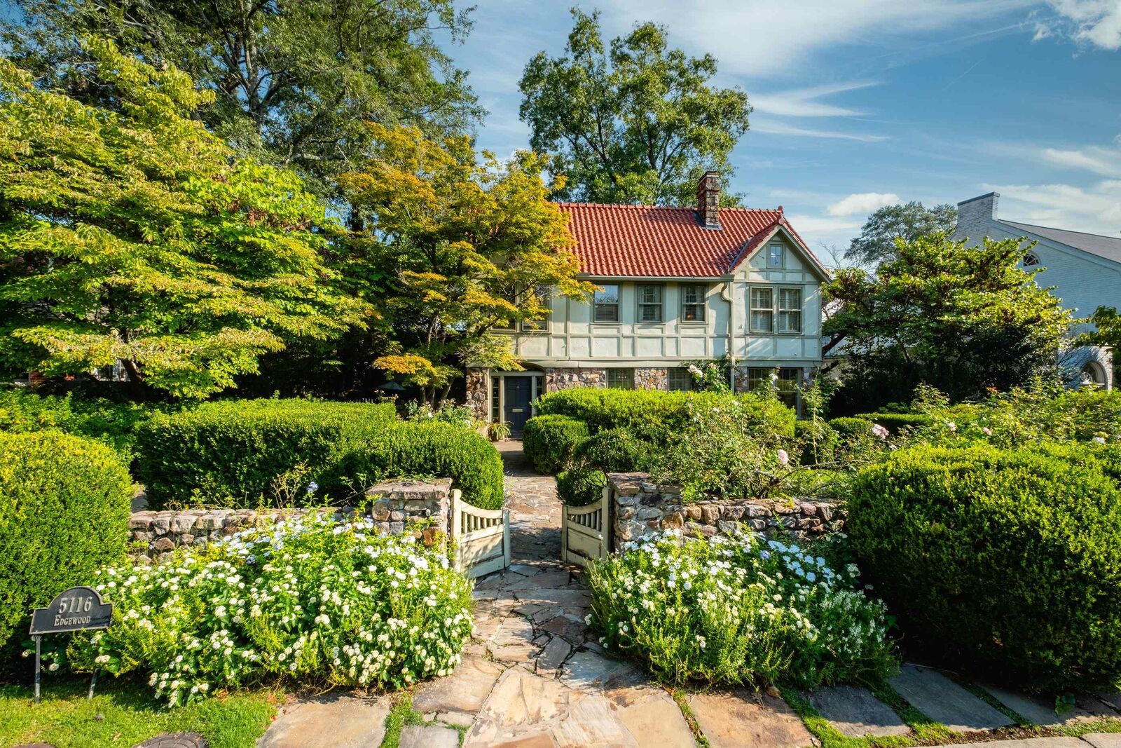 Property Photo:  5116 Edgewood Road  AR 72207 
