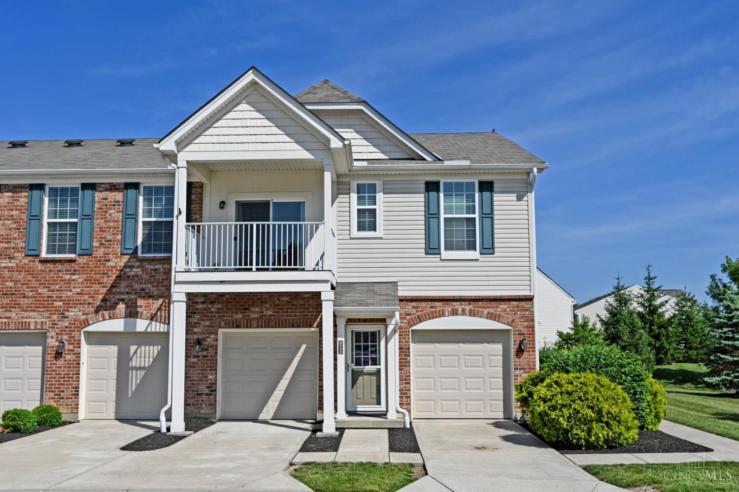Property Photo:  2122 Hickory Park Circle  OH 45103 