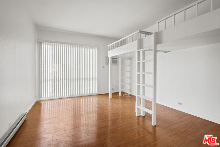 Property Photo:  1440 Veteran Ave  CA 90024 