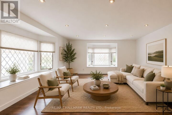 Property Photo:  35 Benlamond Avenue  ON M4E 1Y8 
