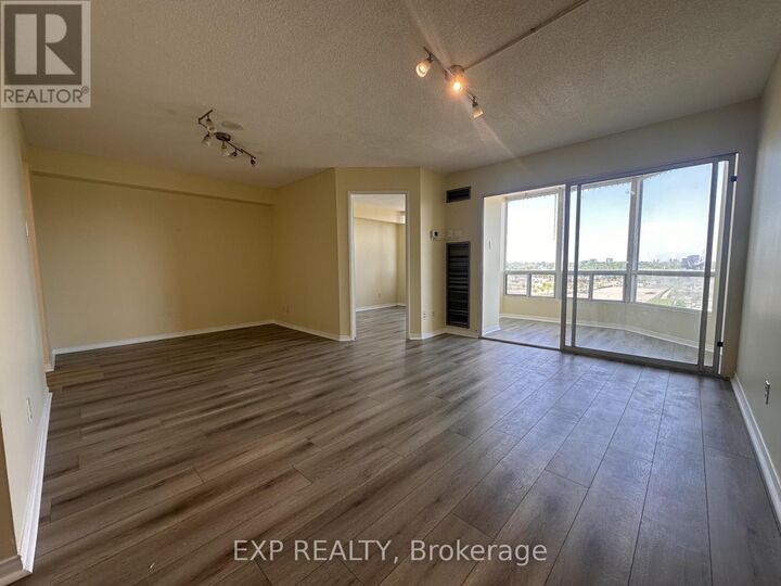 Property Photo: 115 Hillcrest Avenue 502 ON L5B 3Y9