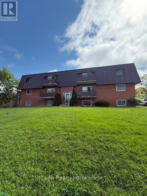 Property Photo:  925 10th Avenue East 303  ON N4K 3H8 