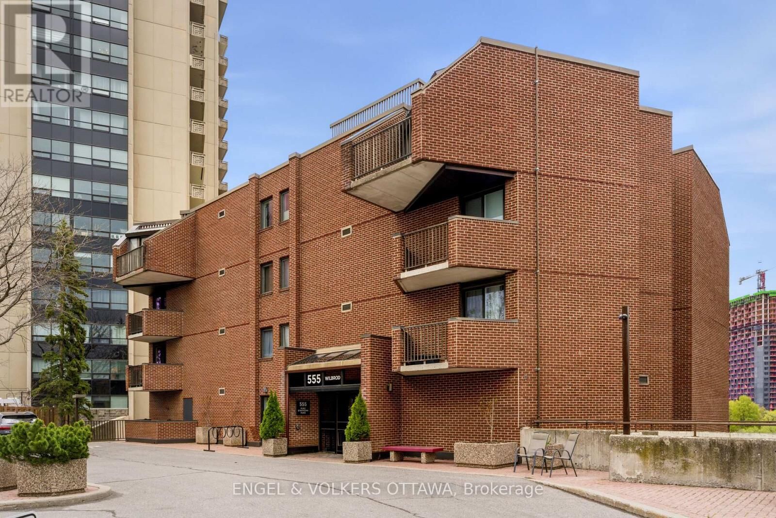 Property Photo:  555 Wilbrod Street 103  ON K1N 5R4 
