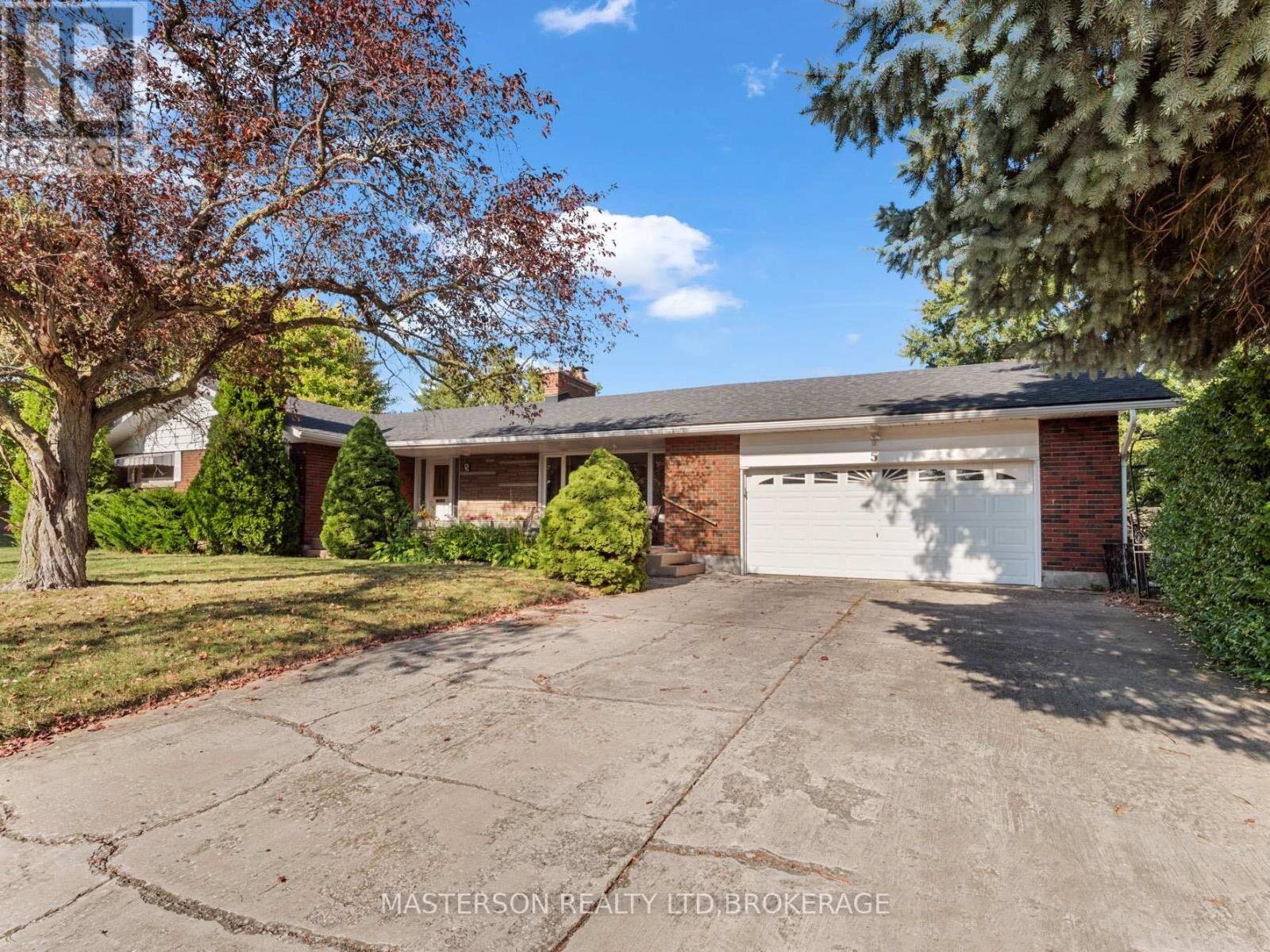 Property Photo: 5 Burdy Drive ON L2S 2Z1